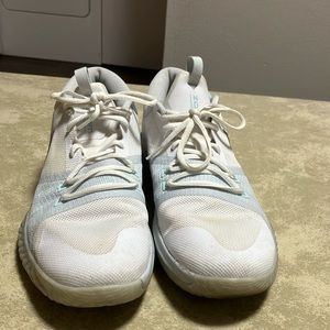 White Nike Shoes(Zoom Assersion) Size 10
